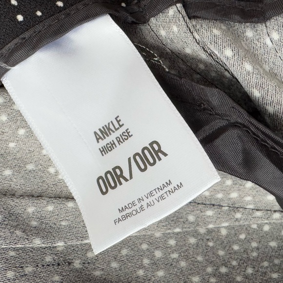 EXPRESS BLACK AND WHITE POLKA DOT ANKLE HIGH-RISE BELTED DRESS PANTS SIZE 00 - Picture 8 of 9